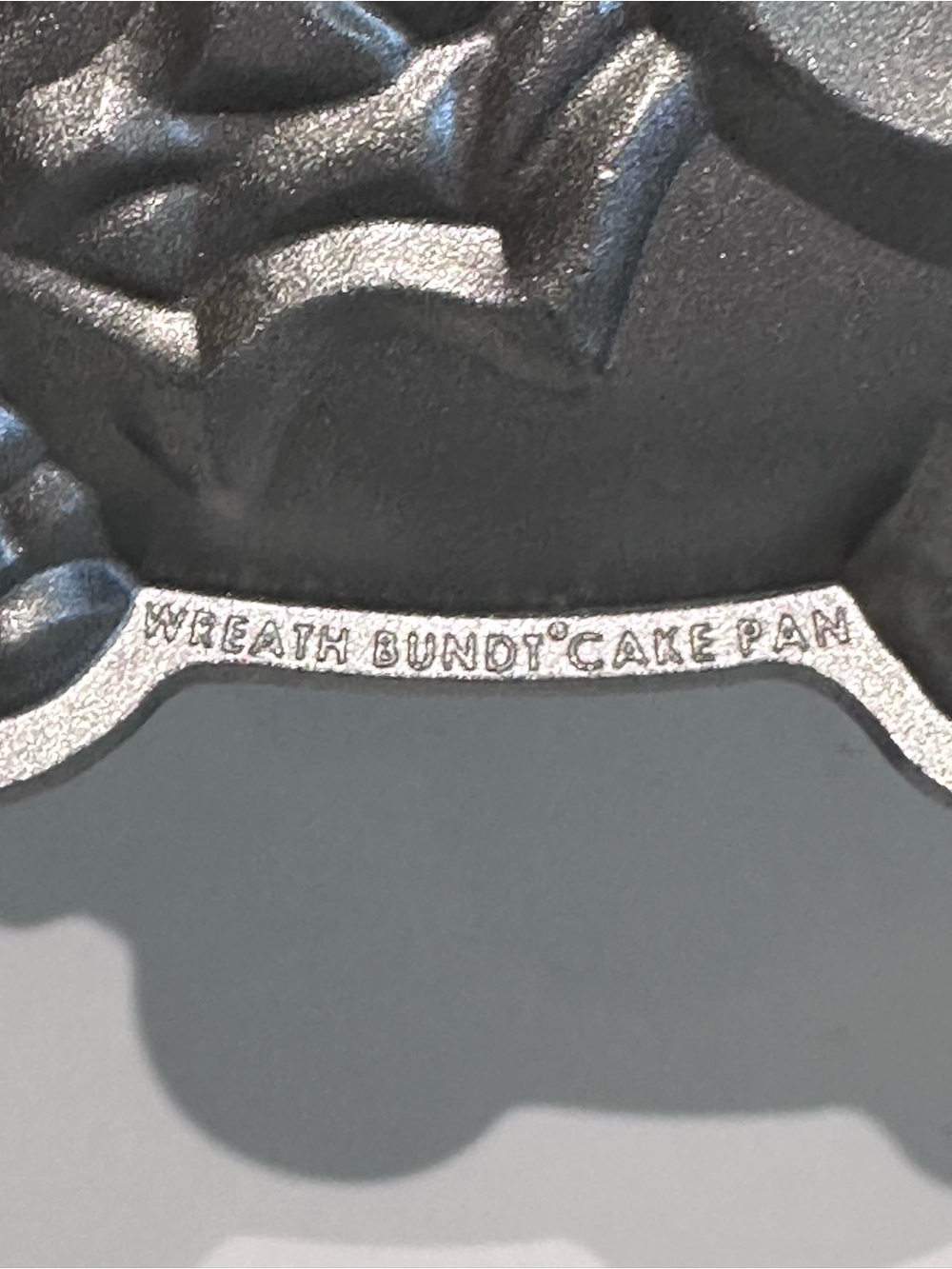 Nordic Ware Christmas Holiday Wreath Bundt Cake Pan - Picture 5 of 7